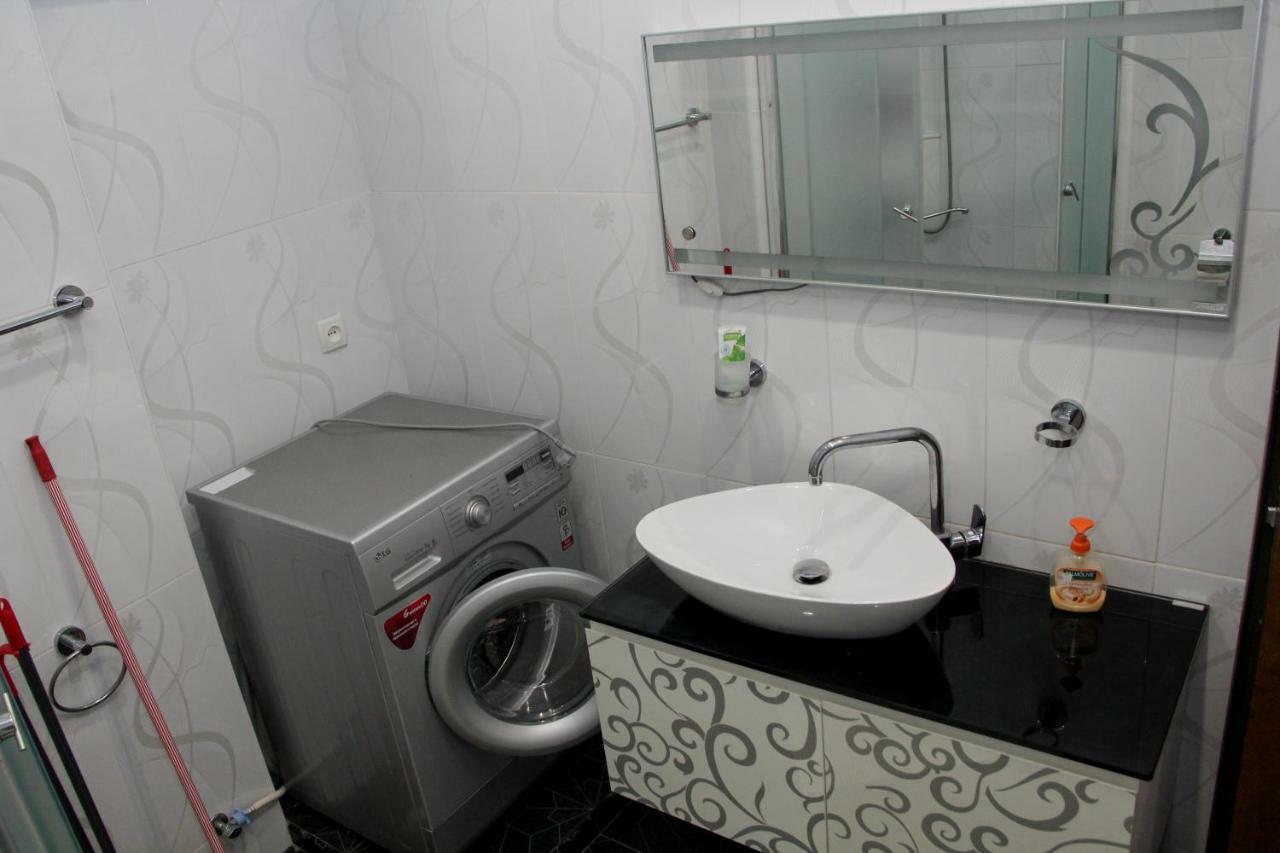 Prometheus Apartment Tskaltubo Bagian luar foto